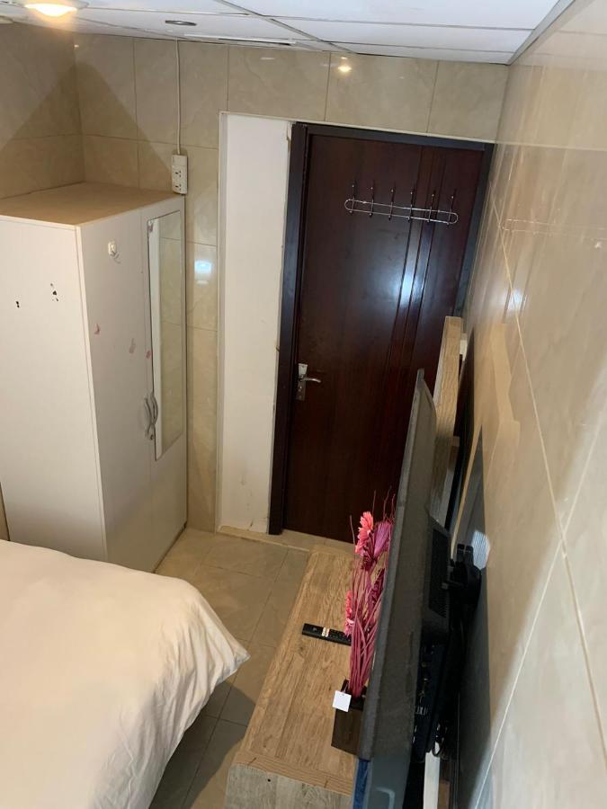 Small Budget Rooms For 'Girls' Only In Dubai, Marina Esterno foto