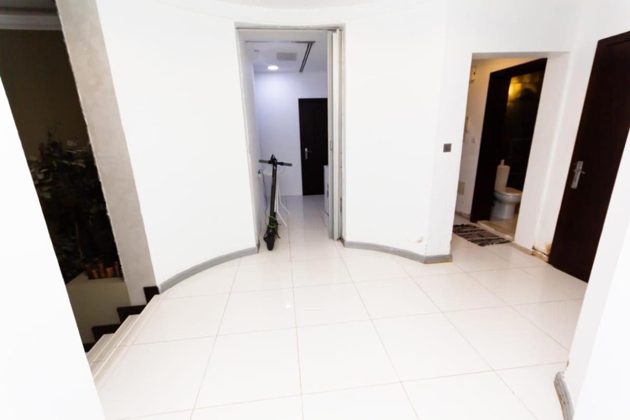 Small Budget Rooms For 'Girls' Only In Dubai, Marina Esterno foto