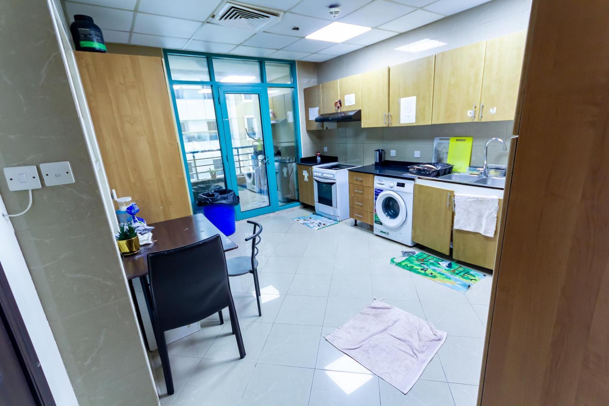 Small Budget Rooms For 'Girls' Only In Dubai, Marina Esterno foto