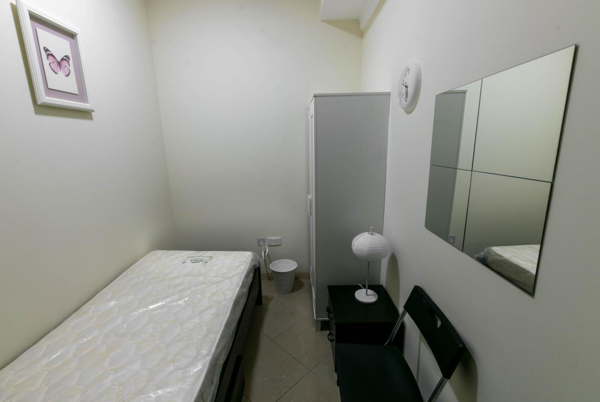 Small Budget Rooms For 'Girls' Only In Dubai, Marina Esterno foto