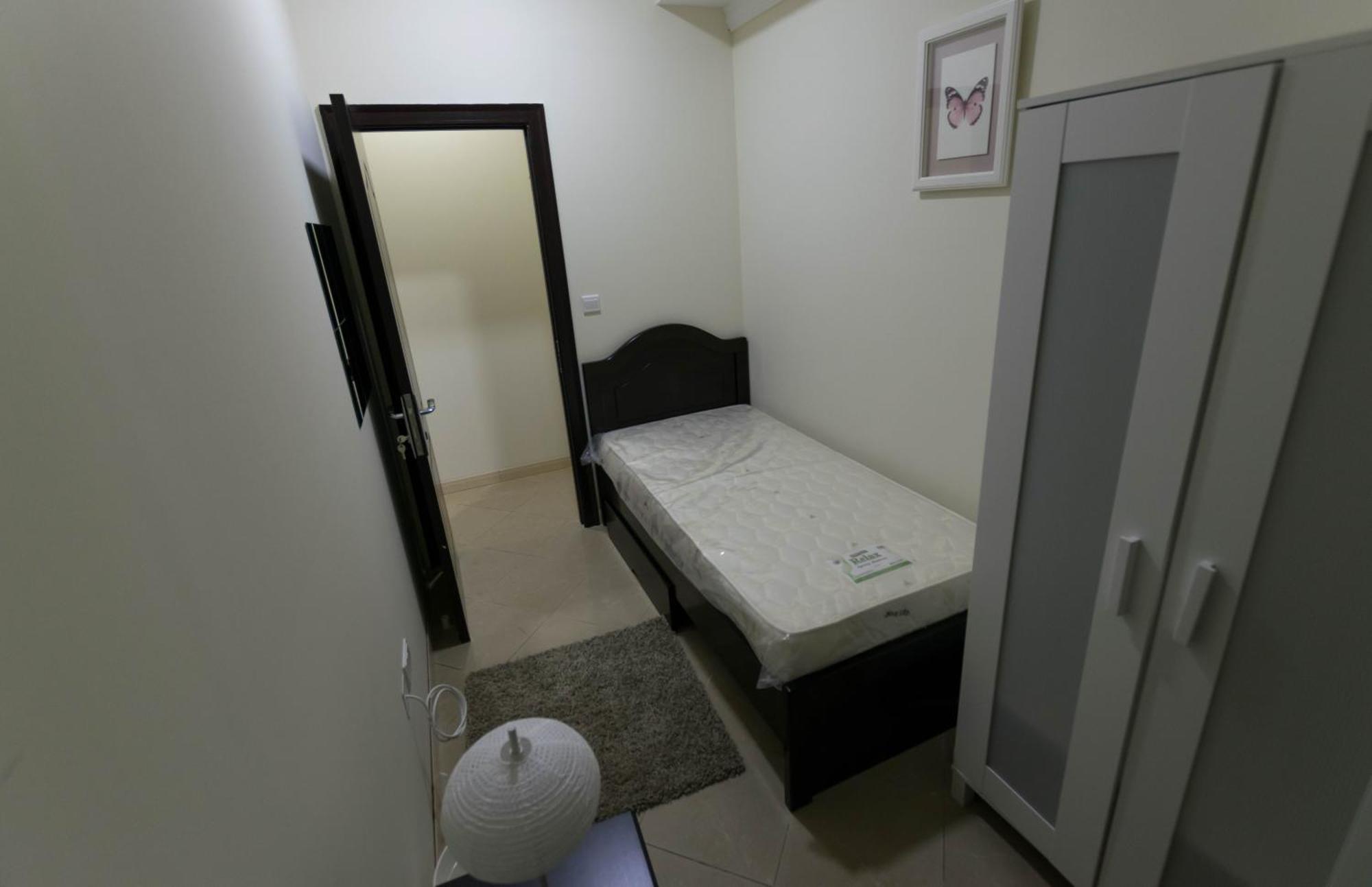 Small Budget Rooms For 'Girls' Only In Dubai, Marina Esterno foto