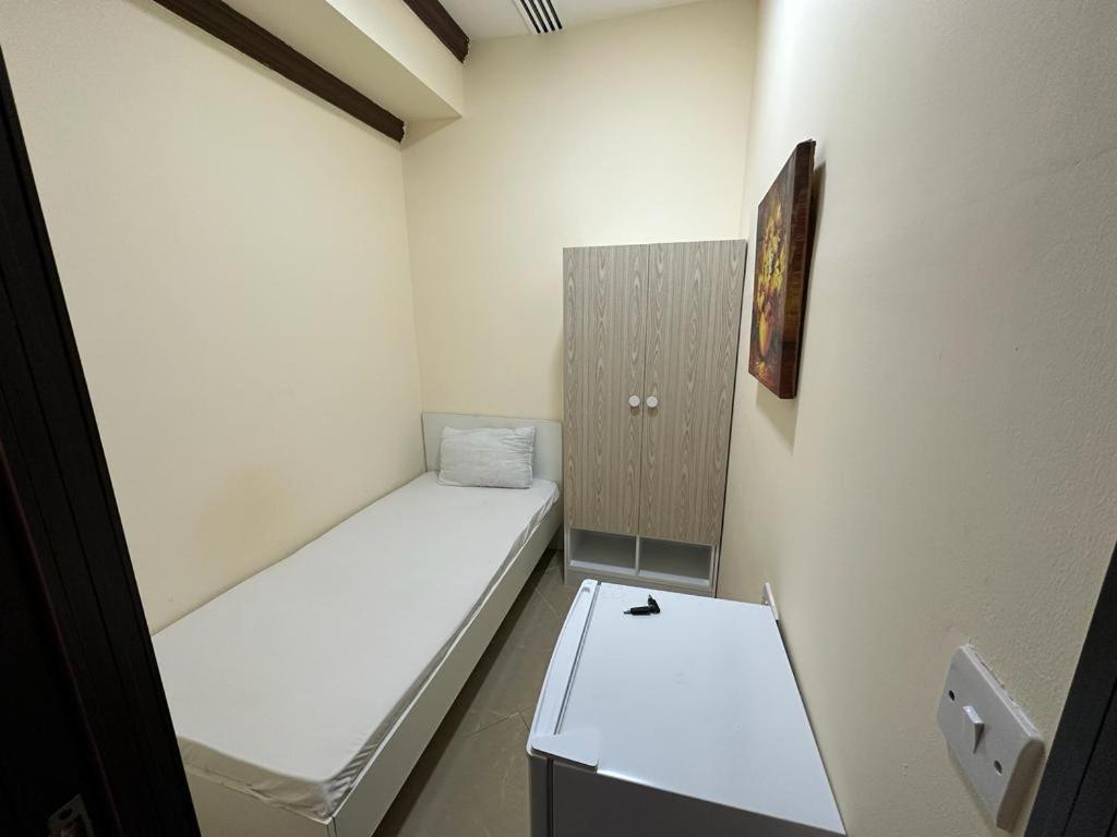 Small Budget Rooms For 'Girls' Only In Dubai, Marina Esterno foto