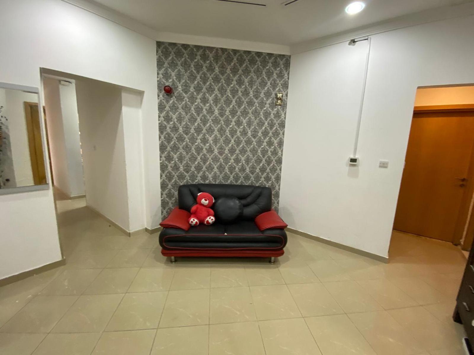 Small Budget Rooms For 'Girls' Only In Dubai, Marina Esterno foto