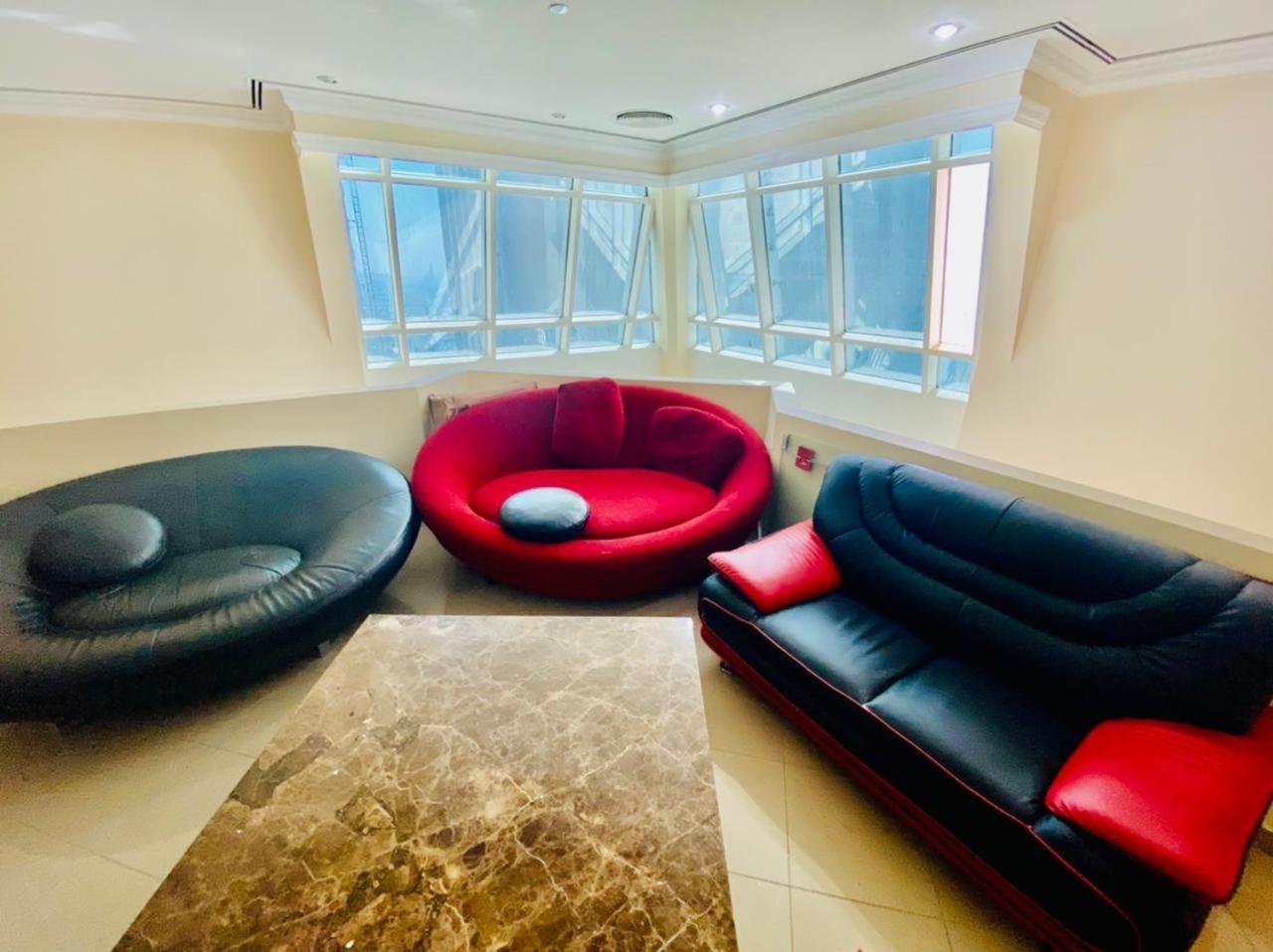 Small Budget Rooms For 'Girls' Only In Dubai, Marina Esterno foto