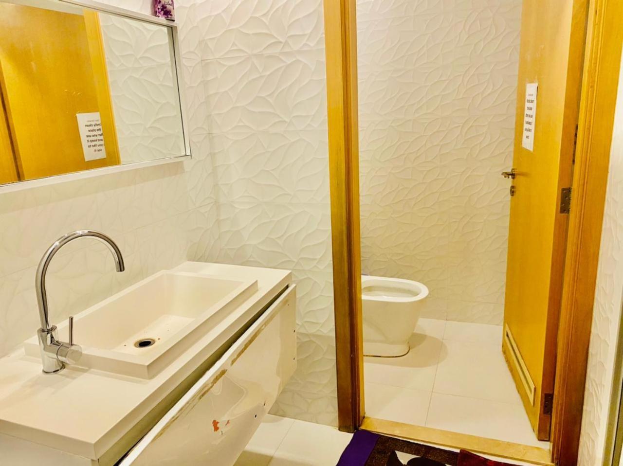 Small Budget Rooms For 'Girls' Only In Dubai, Marina Esterno foto