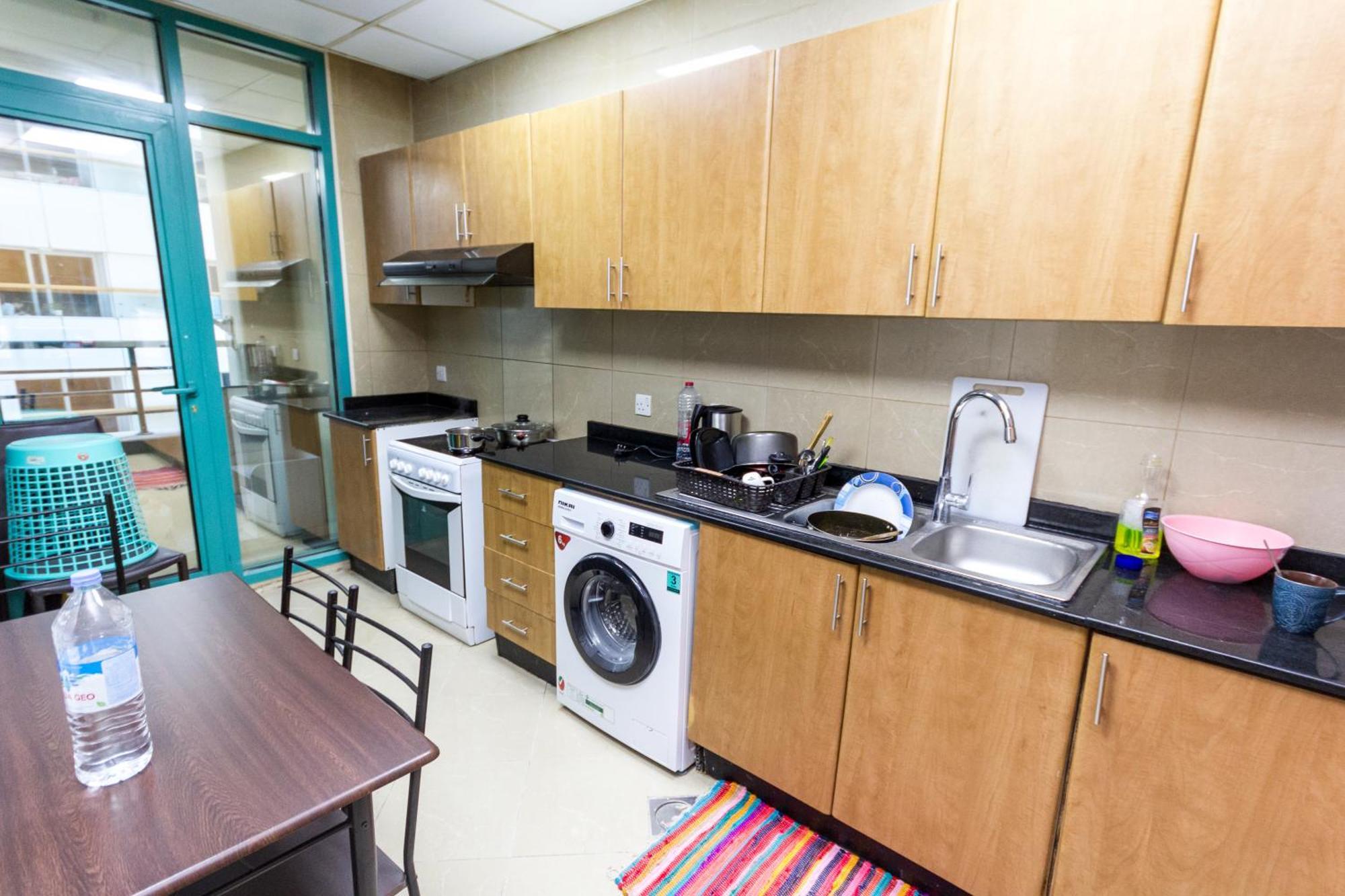Small Budget Rooms For 'Girls' Only In Dubai, Marina Esterno foto